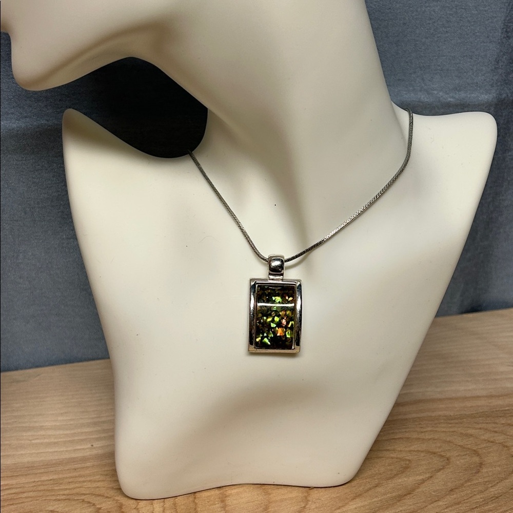Elegant Silver and Gold Pendant Necklace